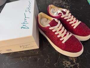 SIDNY RED Rhinestone Sneaker